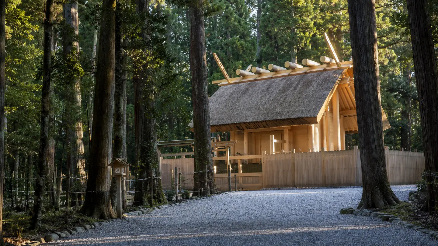 Illustration réaliste de l’architecture en bois et des forêts sacrées d’Ise Jingū